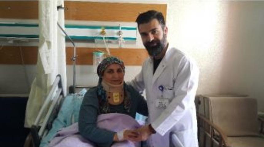 Batman&rsquo;da Boyun Fıtığı Hastası Mikroskobik Y&ouml;ntemle Sağlığına Kavuştu