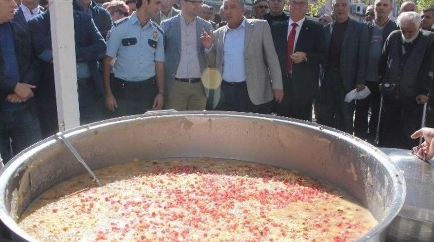 Kaymakamlık Ve Belediyeden Ortak Aşure Hayrı