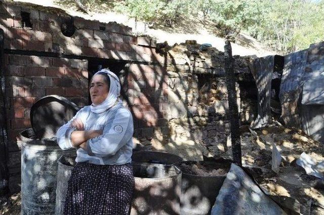 Tek Geçim Kaynağını Kaybedince Gözyaşlarına Boğuldu