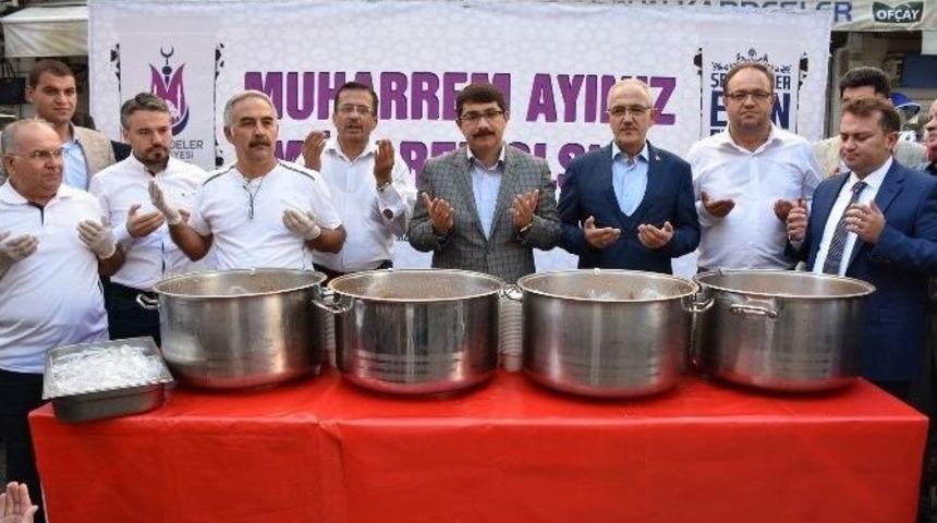 Ak Partili Bilen Ve Başkan &Ccedil;elik&rsquo;ten Aşure İkramı