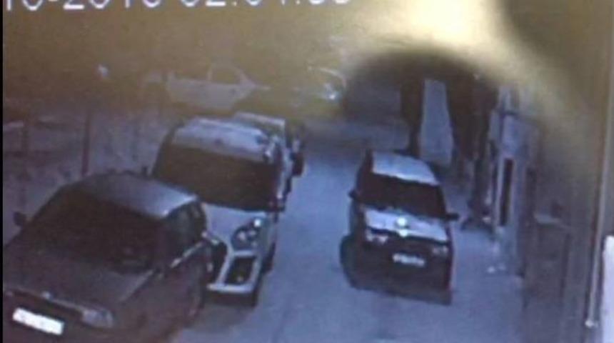 7 Dakikada Oto Hırsızlığı Kamerada