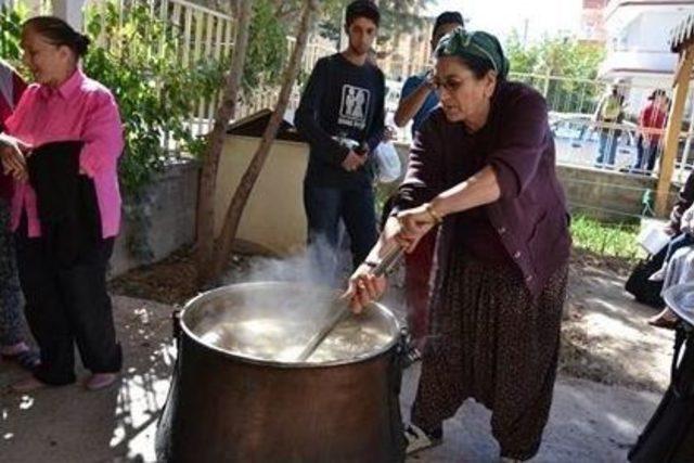 Hacı Bektaş-ı Veli Kültür Merkezi Vakfında Aşure Etkinliği