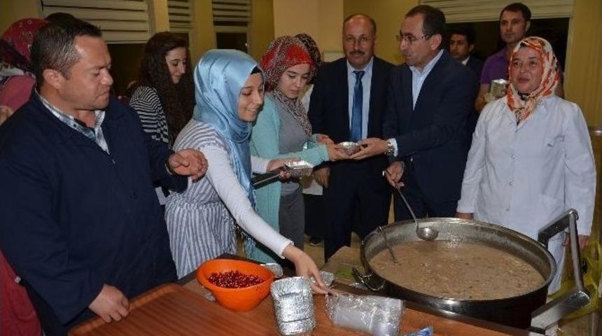 Osmancık Kyk &Ouml;ğrencilerine Aşure İkramı