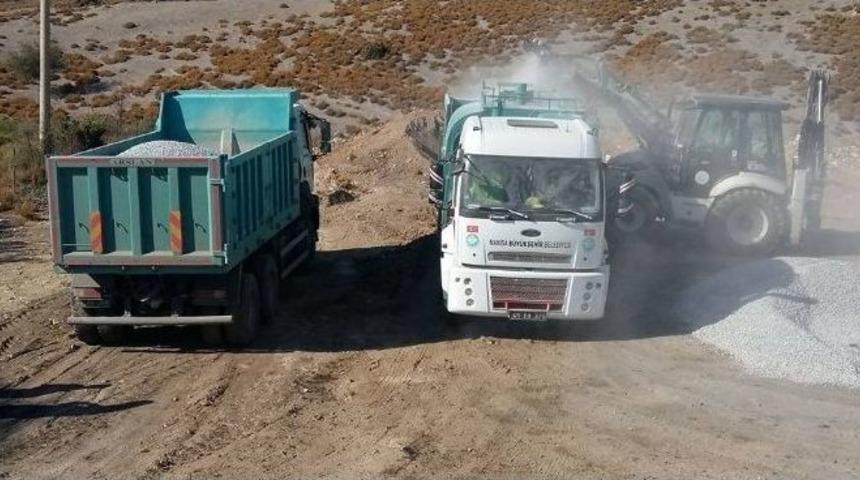 Başkan Erg&uuml;n&rsquo;&uuml;n S&ouml;z Verdiği Sarı&ccedil;alı Asfalta Kavuştu