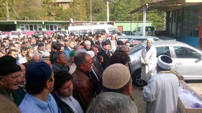 Yangında &Ouml;len 2 Minik Kardeş G&ouml;zyaşları Arasında Defnedildi