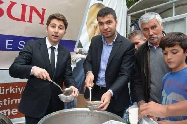 Selendi Protokol&uuml; Aşure Hayrında Buluştu 1