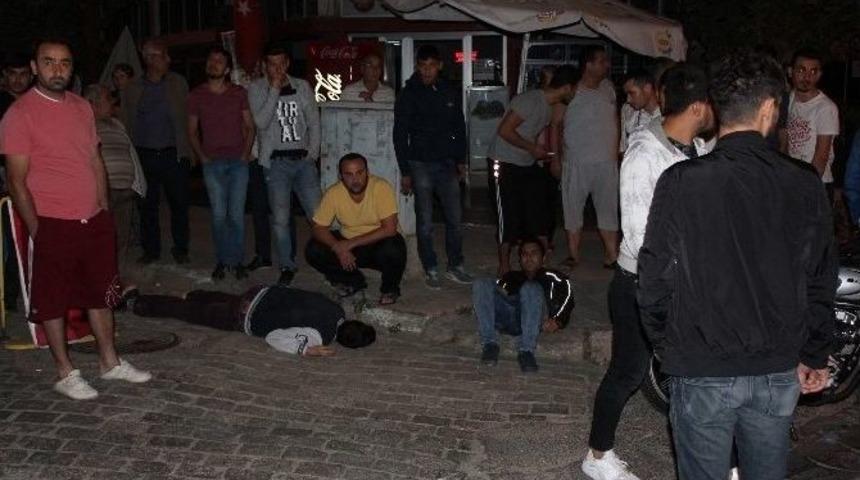 Nazilli&rsquo;de Minib&uuml;s Motosikletle &Ccedil;arpıştı: 2 Yaralı