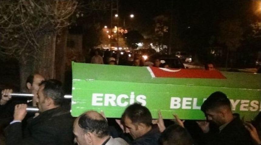 Ercişli Muhtar G&ouml;zyaşları Arasında Toprağa Verildi