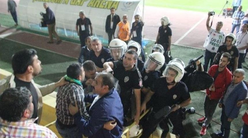 Şanlıurfaspor - Yeni Malatyaspor Ma&ccedil;ı Sonrası Ortalık Karıştı