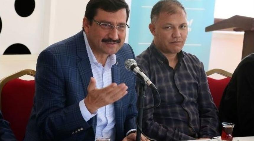 &Uuml;niversite Gen&ccedil;liği Deneyimlerini Paylaştı