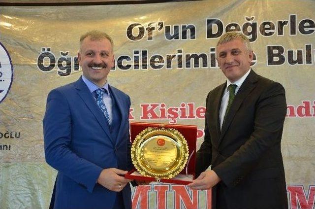 Oktay Saral Oflu Öğrencilerle Bir Araya Geldi