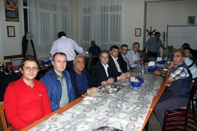 Salihli Cemevi&rsquo;nde Aşure Hayrı 1