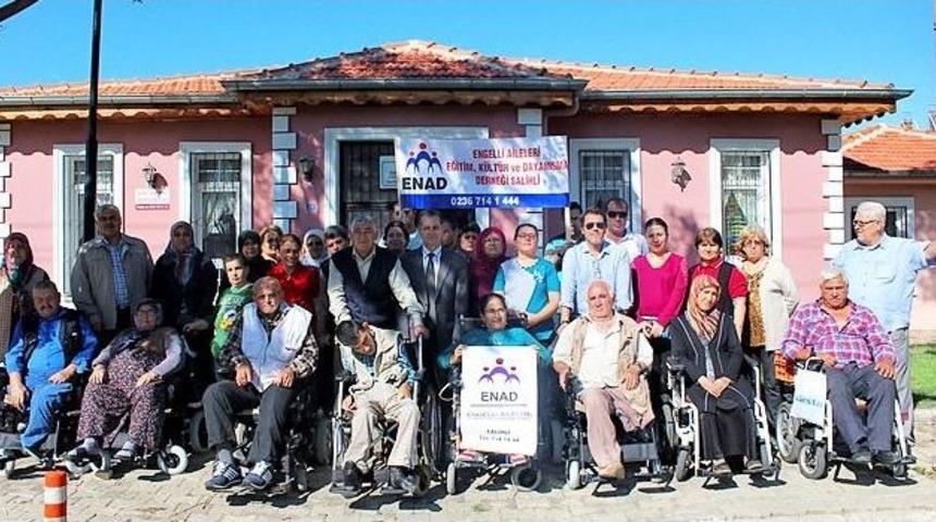 Milaslı Hayırseverden, Salihli&rsquo;deki Engellileri Sevindiren Hediye