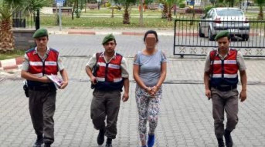 Beğendiği Kıyafetleri Alarmlarını S&ouml;kerek &Ccedil;aldı