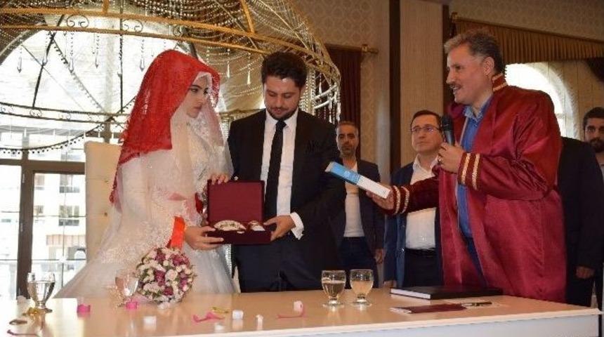 Malatya&rsquo;da Protokol&uuml; Buluşturan D&uuml;ğ&uuml;n&rlm;