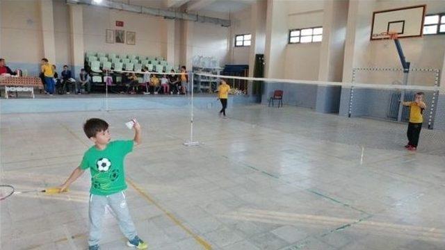 Badmintoncular İzleyenlere Birlik Ve Beraberlik Ruhunu Yansıttılar 1