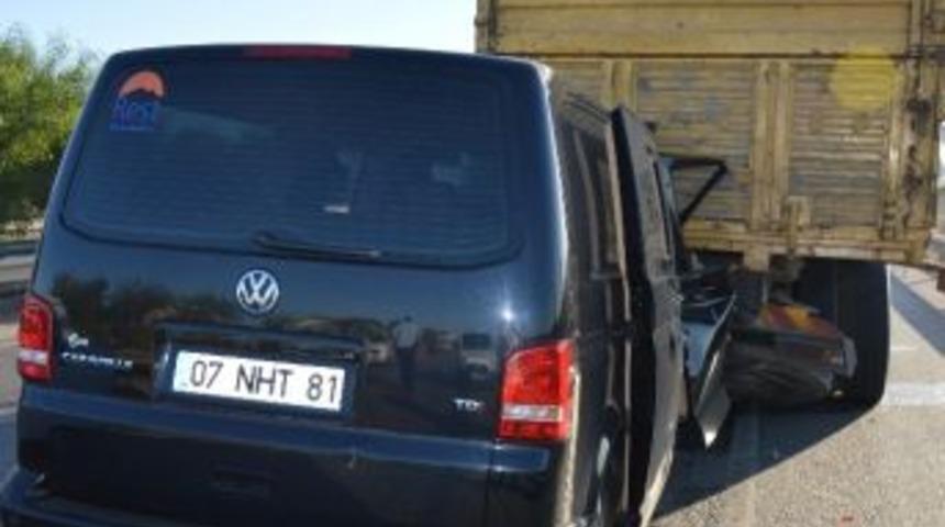 Bakan &Ccedil;avuşoğlu&rsquo;nun Kardeşi Kazada Yaralandı