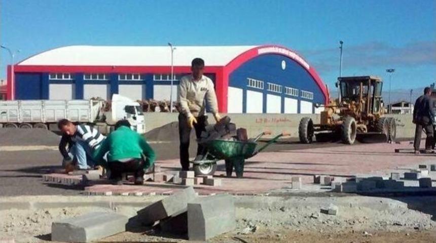 Kapalı Pazaryerinde Otopark Yapımı Devam Ediyor