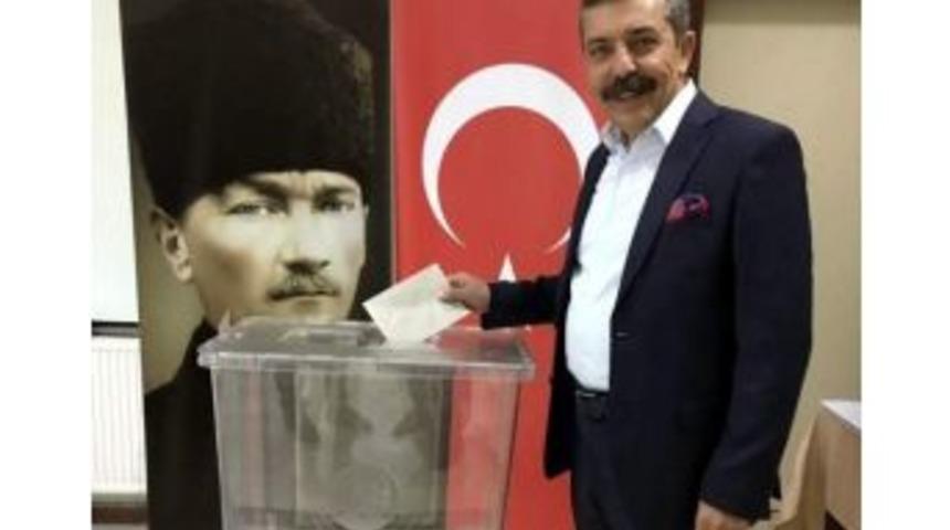 Baro Başkanı Ahmet Atam G&uuml;ven Tazeledi
