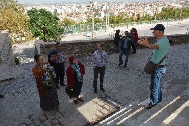 Yunusemre Belediyesi Misafirlerine Manisa’yı Gezdirdi