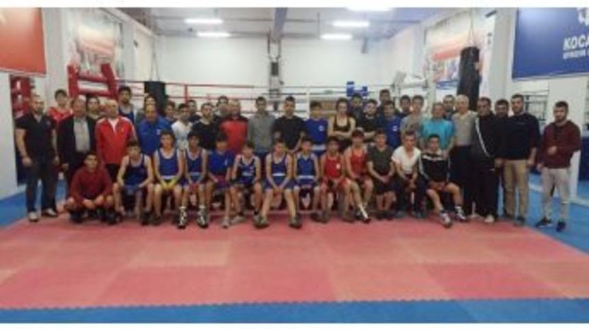 Boks&ouml;rler Sekasem&rsquo;de Buluştu