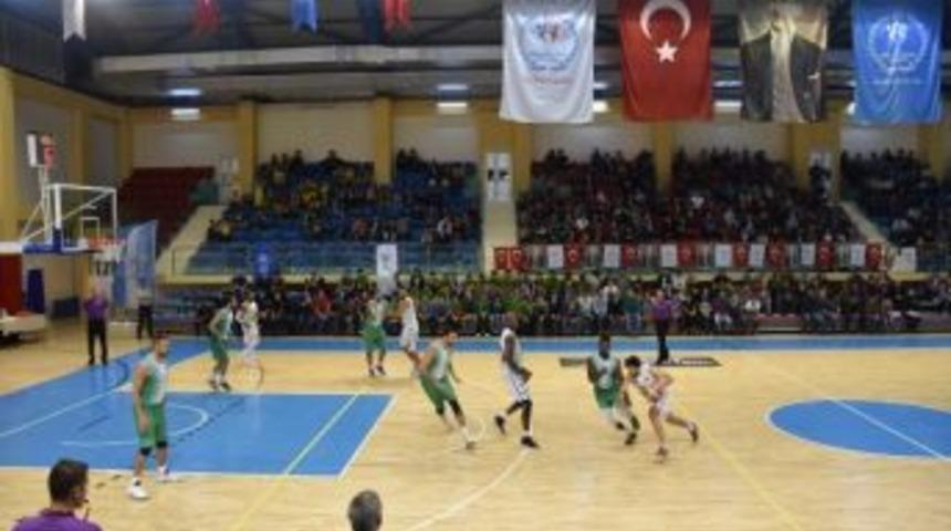 D&uuml;zce&rsquo;de Galibiyetler Sevindirdi