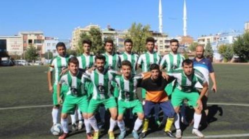 Yavuzelispor Liderliğe Koşuyor