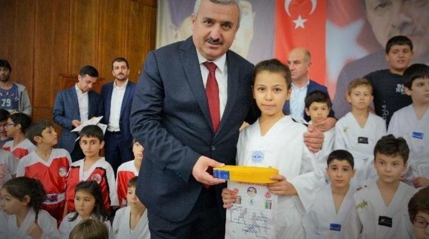 K&ouml;rfez Spor Akademisi&rsquo;nde 37 &Ouml;ğrenci Terfi Etti