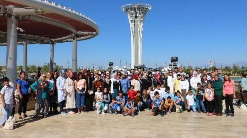 Antalya Yetimlerine Sahip &Ccedil;ıkıyor