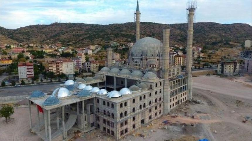 Nevşehir Külliyesi Hayırseverlerin Destekleriyle Yükseliyor