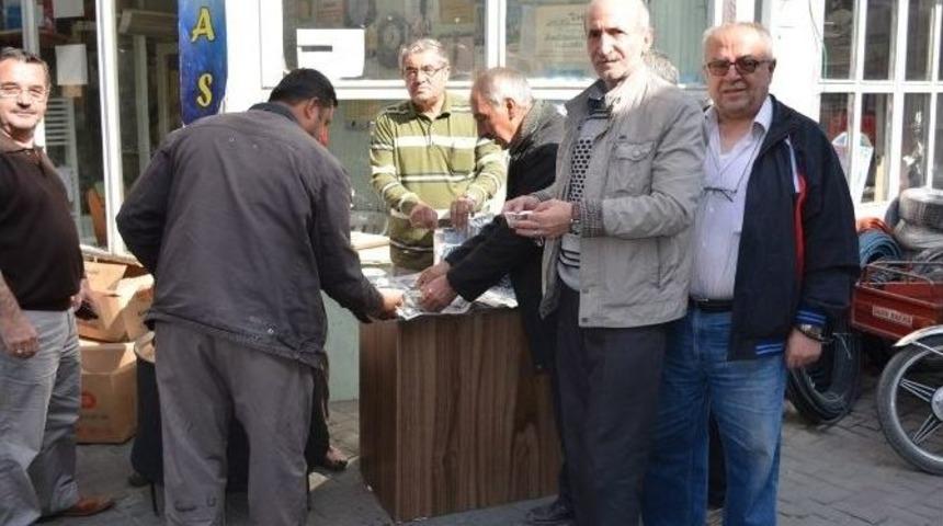 Kulalı Esnaflardan Aşure Hayrı