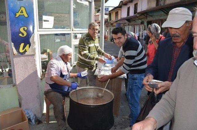 Kulalı Esnaflardan Aşure Hayrı