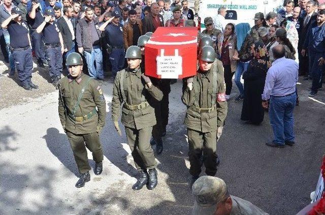 Şehit Uzman &Ccedil;avuşu Binler Uğurladı 1