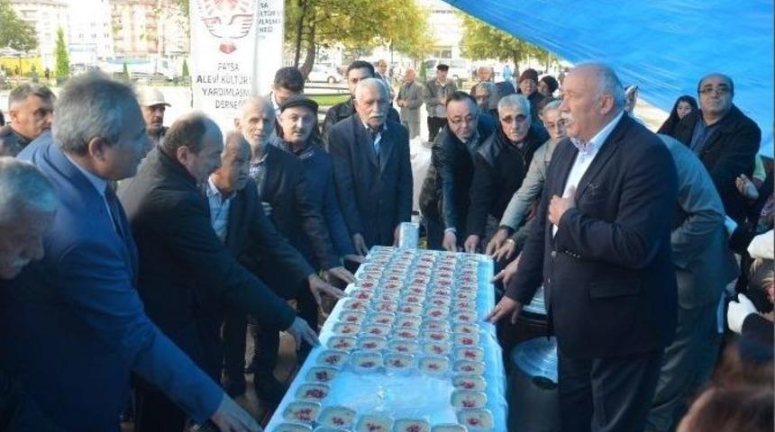 Fatsa&rsquo;da Alevi Derneği Aşure Dağıttı