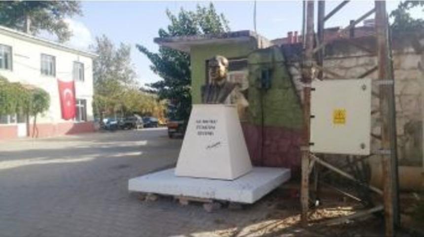 B&uuml;y&uuml;kşehir&rsquo;den &Ouml;demiş&rsquo;teki Mahallelere Atat&uuml;rk B&uuml;st&uuml; Ve Muhtarlık Ofisi