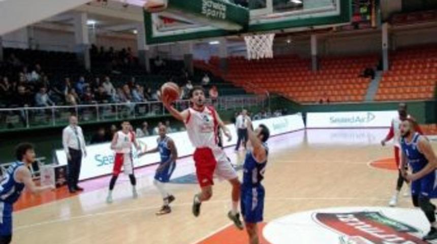 Bandırma Kırmızı&rsquo;lı Gen&ccedil;ler Zafer Peşinde