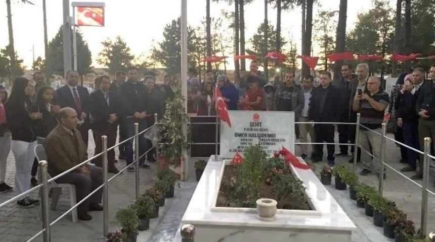 G&ouml;rdesli &Ouml;ğrencilerden Ankara Ve Halisdemir&rsquo;in Kabrine Ziyaret
