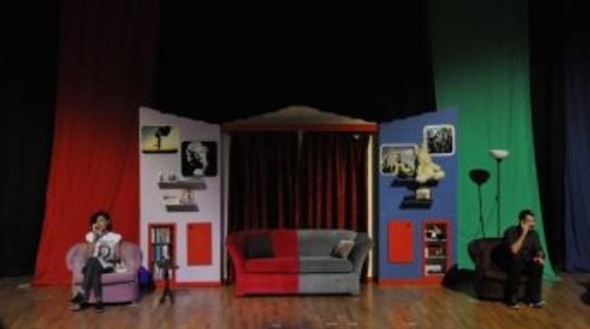 &ldquo;aşk Bu Mu?&rdquo; Adlı Tiyatro Oyunu Kartal&rsquo;da Sahnelendi