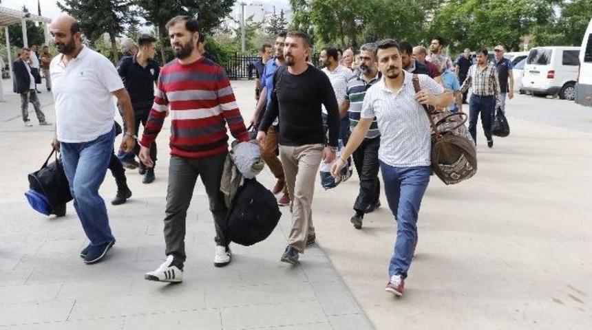 Fet&ouml; Ş&uuml;phelisi Polisler Adliyede