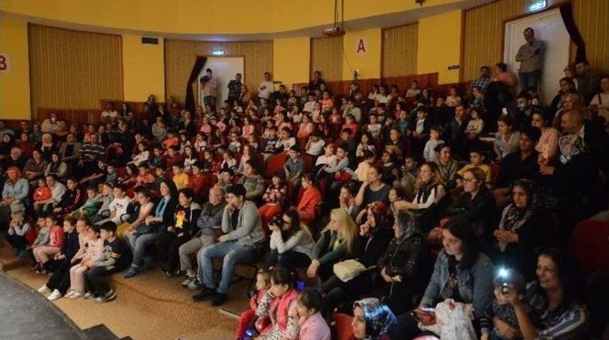 Yıldırımlı &Ccedil;ocuklar Kahkahaya Doydu