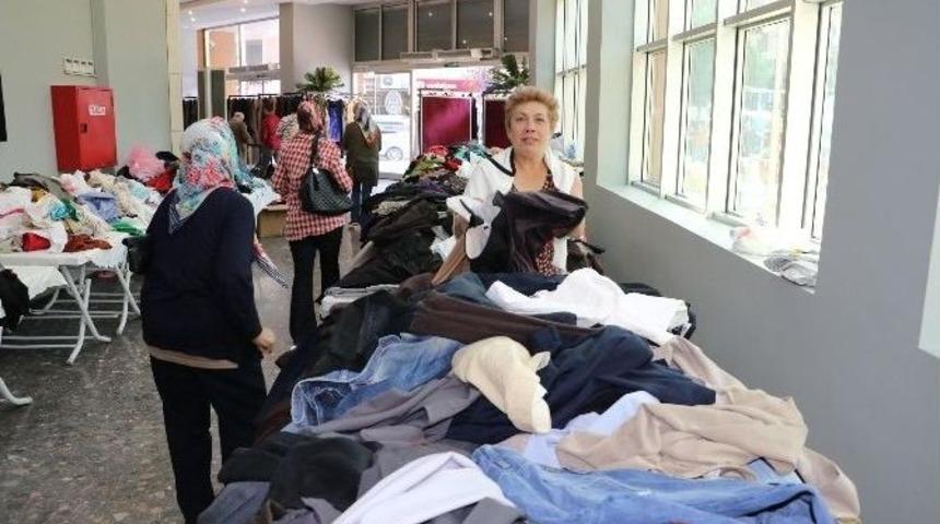 İkinci El Kıyafetlerin Geliri Sokak Hayvanlarına