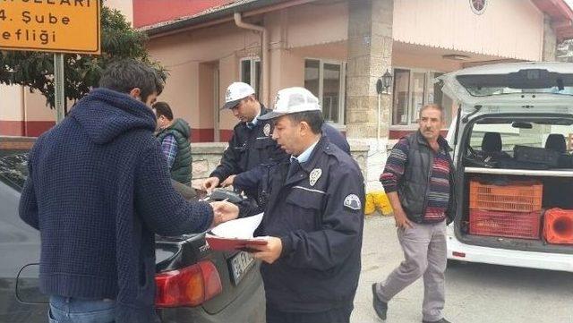 Kaza Yapan Minib&uuml;s&uuml; Meraklı &Ouml;ğrenciler İtti 2