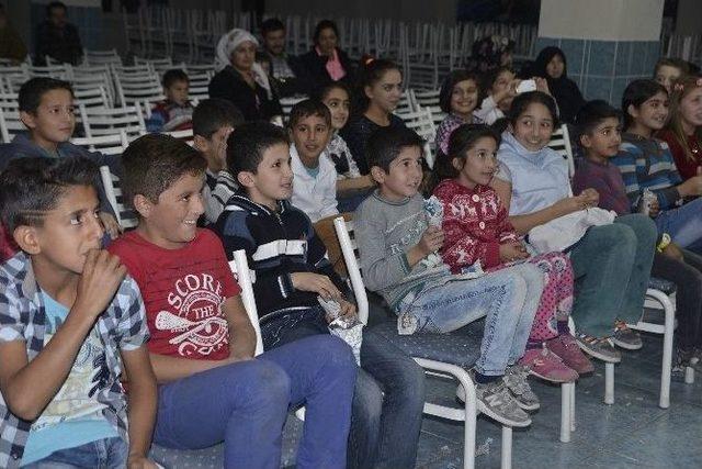 "ibiş&rsquo;in Misafirleri" Oyunu G&uuml;nd&uuml;zler&rsquo;de Sahnelendi 1