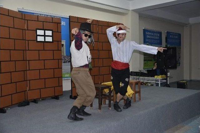 "ibiş&rsquo;in Misafirleri" Oyunu G&uuml;nd&uuml;zler&rsquo;de Sahnelendi 2