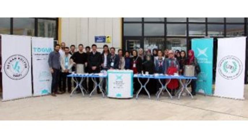 &Ccedil;ankırı&rsquo;da &Uuml;niversite &Ouml;ğrencilerine Aşure Dağıtıldı