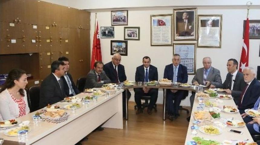 Okul Y&ouml;netiminden Başkan Aydın&rsquo;a Eğitime Verdiği Destek İ&ccedil;in Teşekk&uuml;r