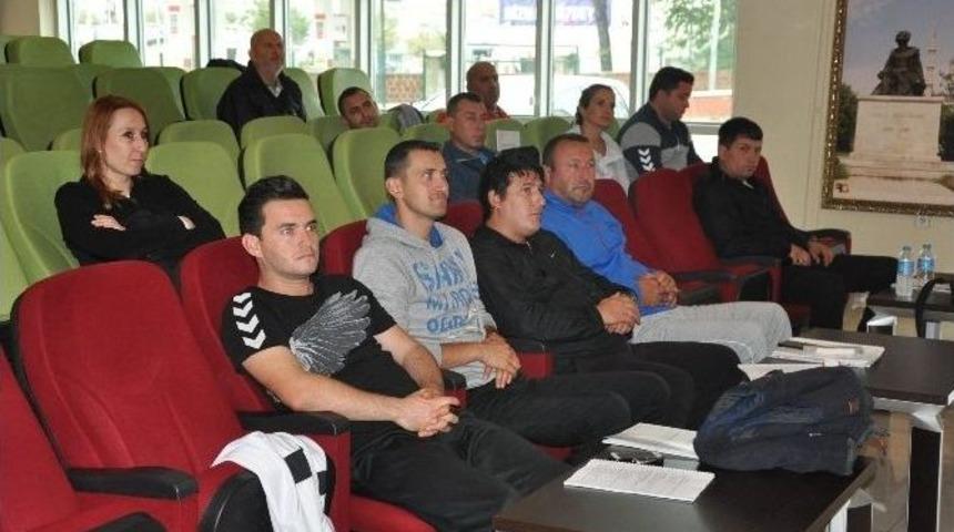 Gen&ccedil;lik Ve Hizmetleri İl M&uuml;d&uuml;rl&uuml;ğ&uuml; Antren&ouml;rlerine İlk Yardım Eğitimi