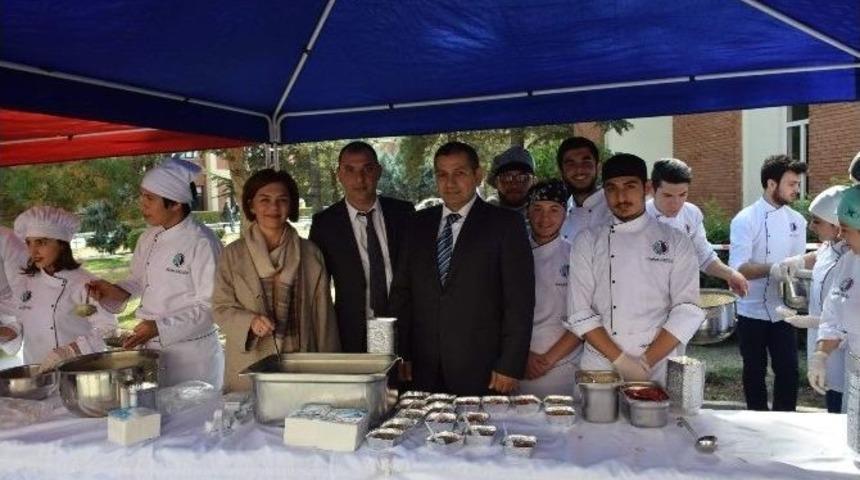 "geleneksel Aşure G&uuml;n&uuml;" 8&rsquo;inci Kez Anadolu &Uuml;niversitesi Ailesini Buluşturdu