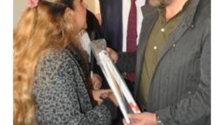 Başkan Doğan, Beyaz Baston Dağıttı