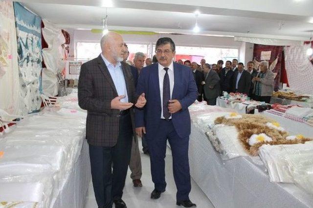 Semerkand Vakfı’ndan Üniversite Öğrencileri Yararına Kermes